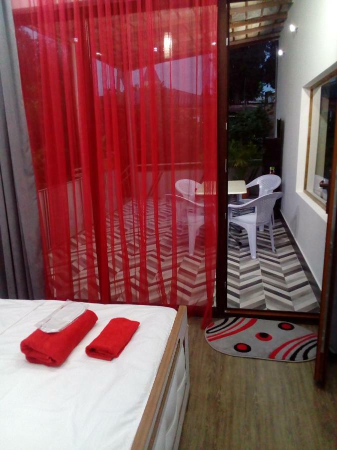 A Rioni Hotel Kutaisi Eksteriør billede